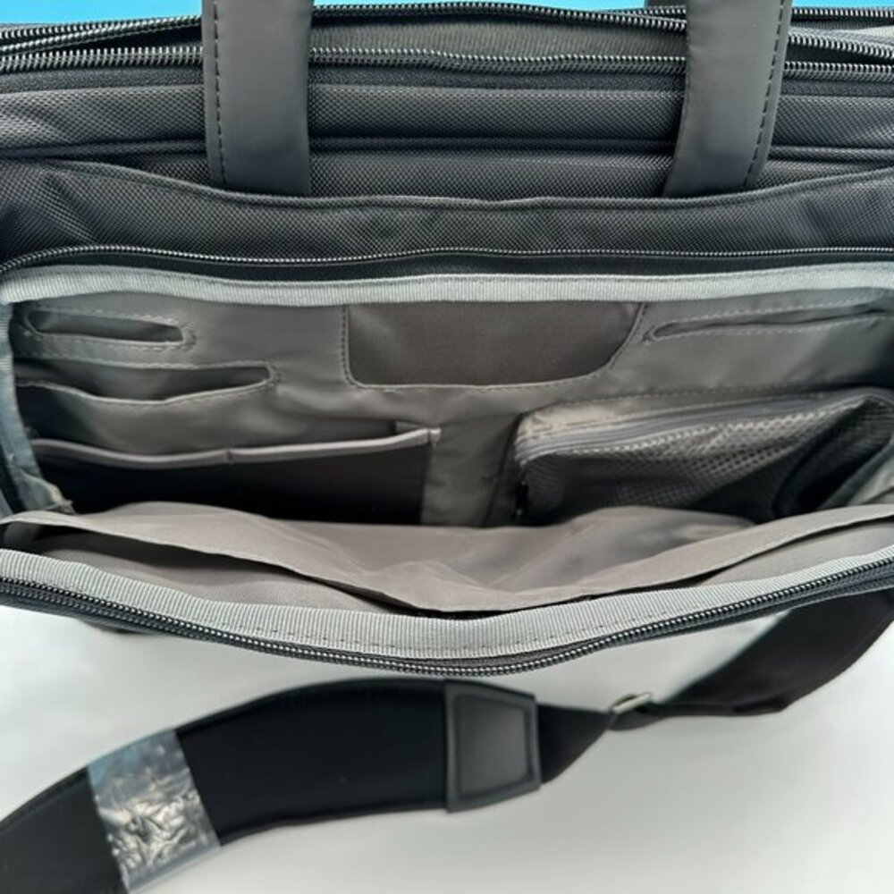 Genuine Dell Black Nylon Notebook Bag with Shoulder Strap-Fits 16" Screen, NWOT - Picture 10 of 13